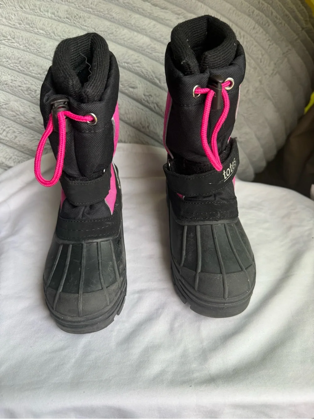 totes Pink and Black Kids Winter Snow Boots size